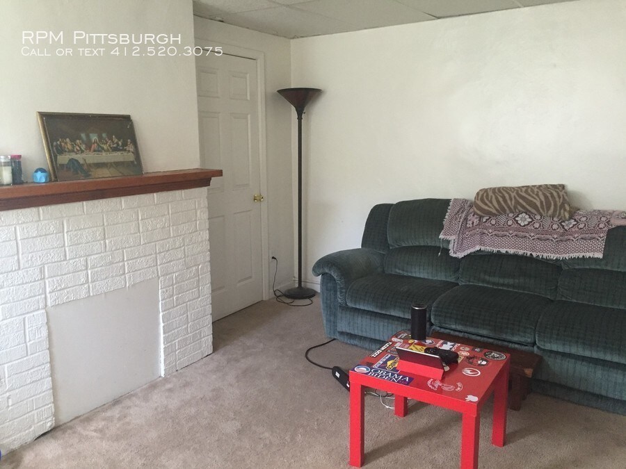 1 Bed/1 Bath Available in Greenfield!! Apartment for Rent in