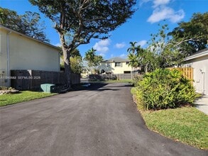 Building Photo - 9863 SW 117th Pl