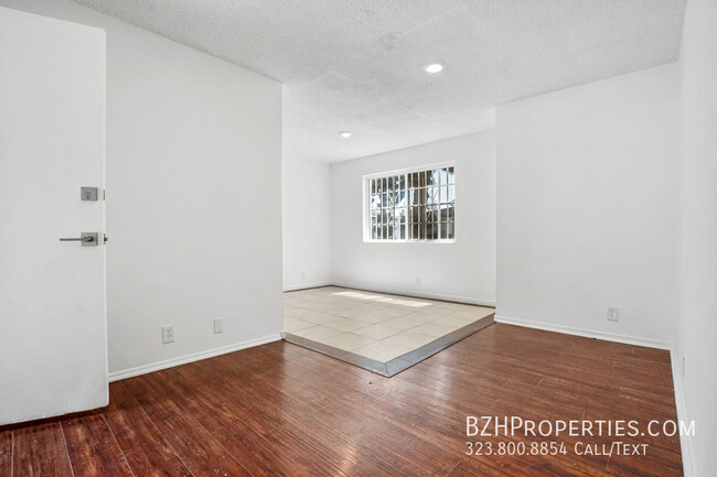 Building Photo - Beautiful 2 Bedroom in Prime Hollywood