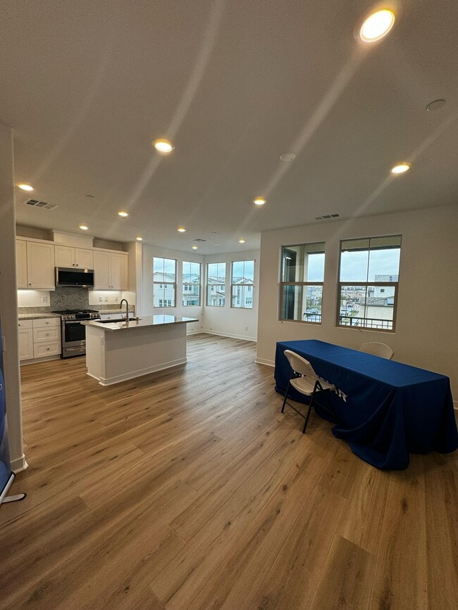 Building Photo - 1101 Lasso Way