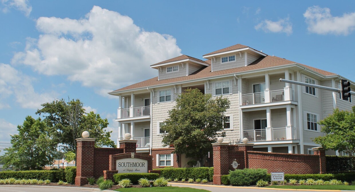 Foto principal - Condo at Southmoor in Ridgely Manor Availa...