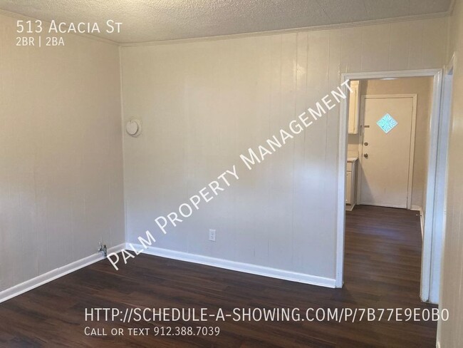 Building Photo - PRICE DROP!- Cute 2 Bedroom, 1 Bathroom Ho...