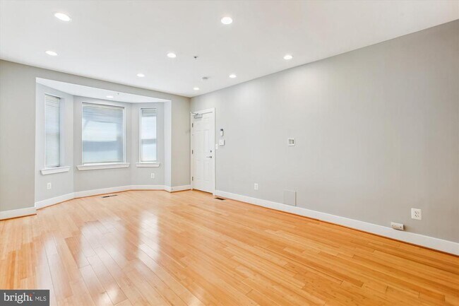 Foto del edificio - 3404 13th St NW