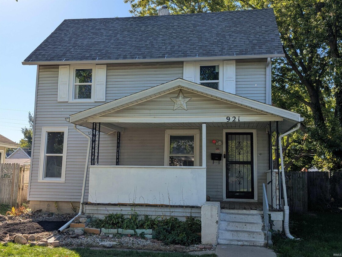 Primary Photo - 921 S 34th St