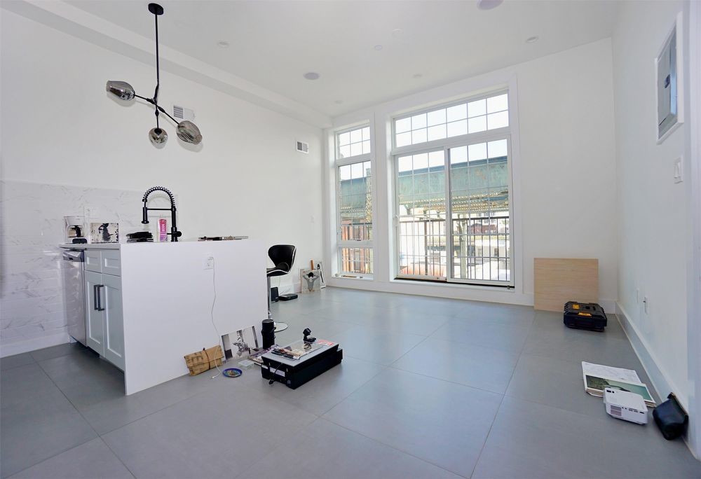 Primary Photo - 1611 Myrtle Avenue - 2R