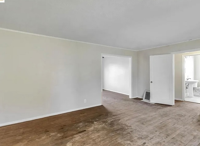 Building Photo - 827 Chestnut St