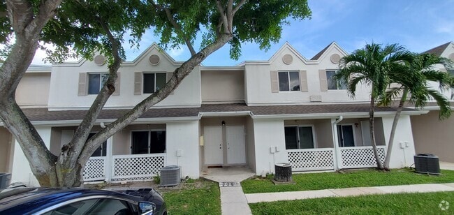 Building Photo - 17335 NW 67th Plz