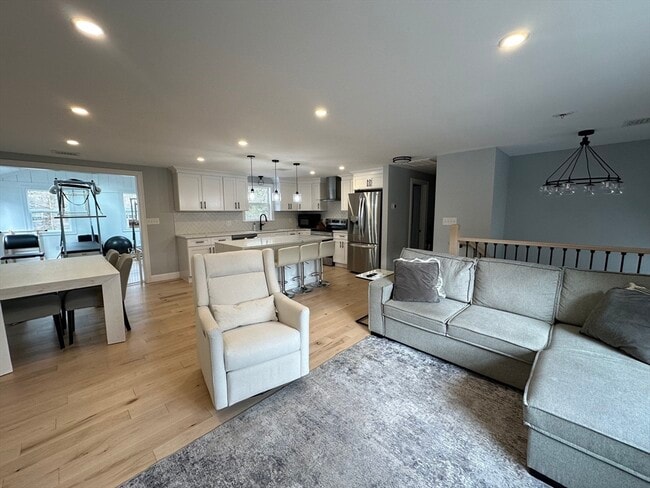 Building Photo - 456 Parsonage St