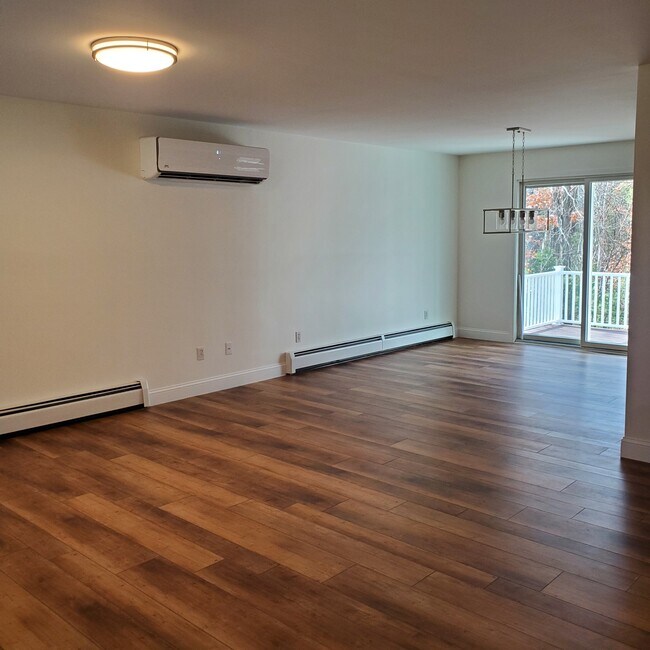 Photo - 396 Forest St House