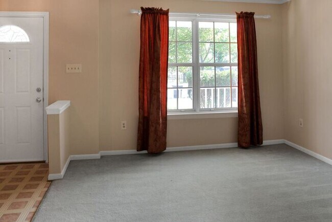 Building Photo - Delightful 4 Bedroom/3 Bath, 1-Car Garage ...