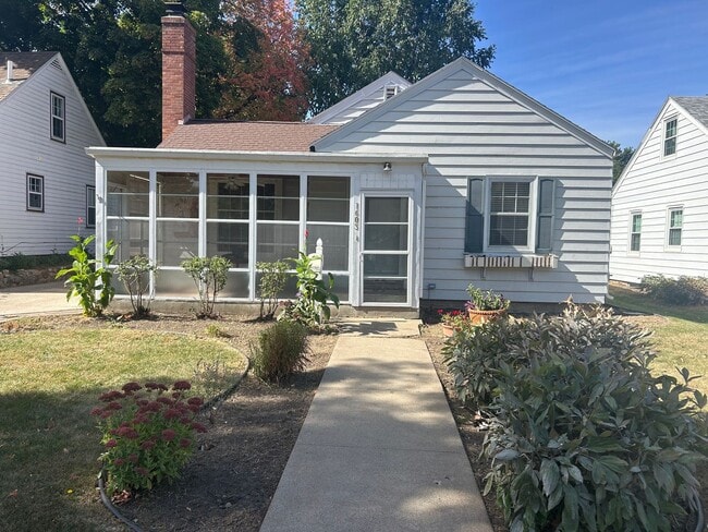 Building Photo - 1603 S Carter Pl