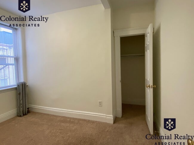 Building Photo - 6 Camelot Ct