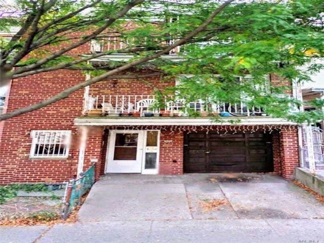 Primary Photo - 54-18-54-94 94th St