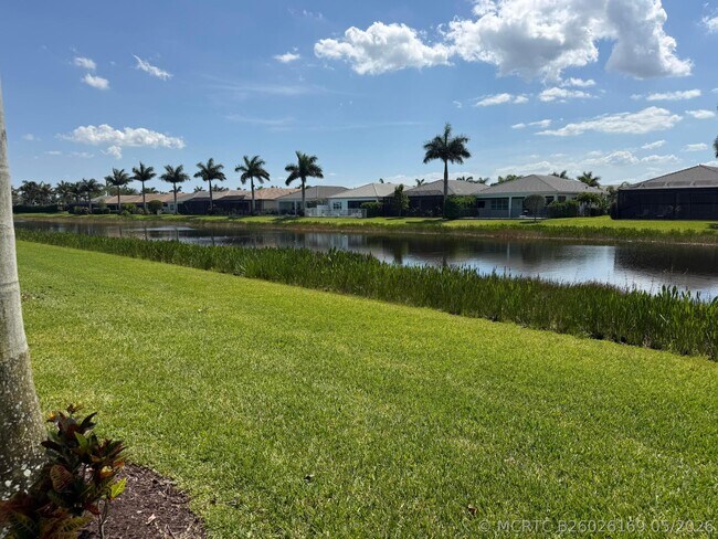 Building Photo - 12597 Vincenza Way