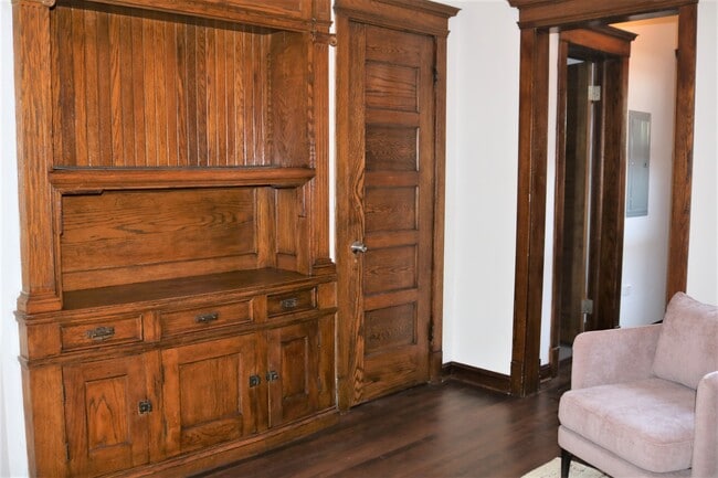 Foto del edificio - 1008 W Dakin