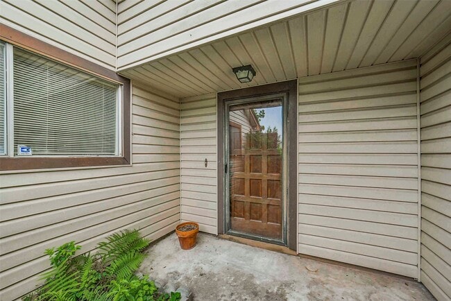 Building Photo - 16323 Summer Dawn Ln