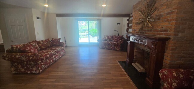 Foto del edificio - 2834 E Boss Arnold Rd