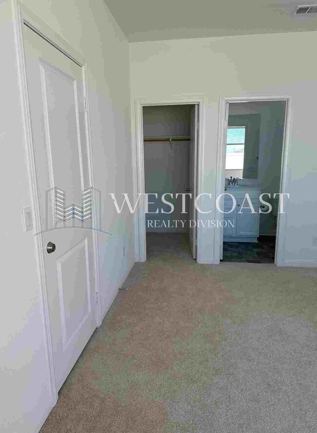Building Photo - 25134 Sand Wedge Dr