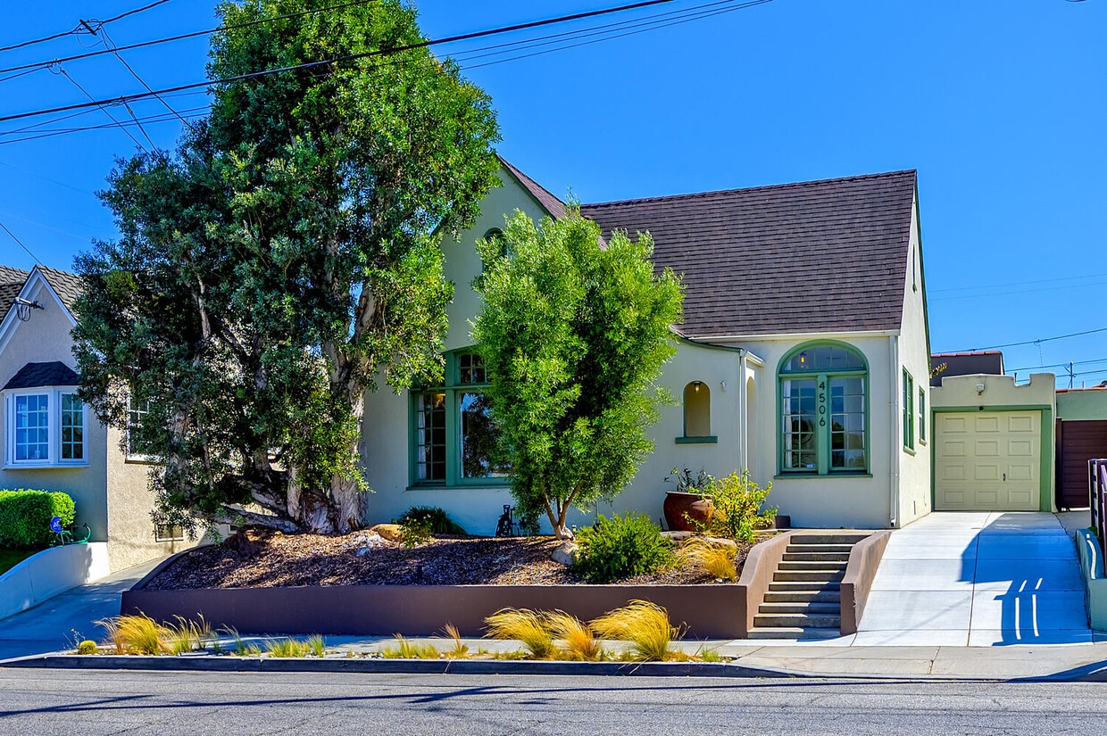 Foto principal - 4506 E 4th St