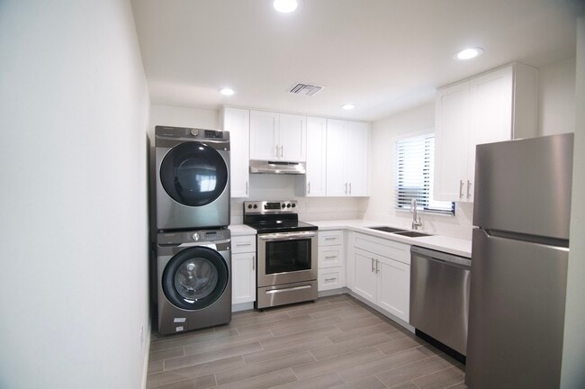 Foto del edificio - 290 North Hamilton Street, Unit 2