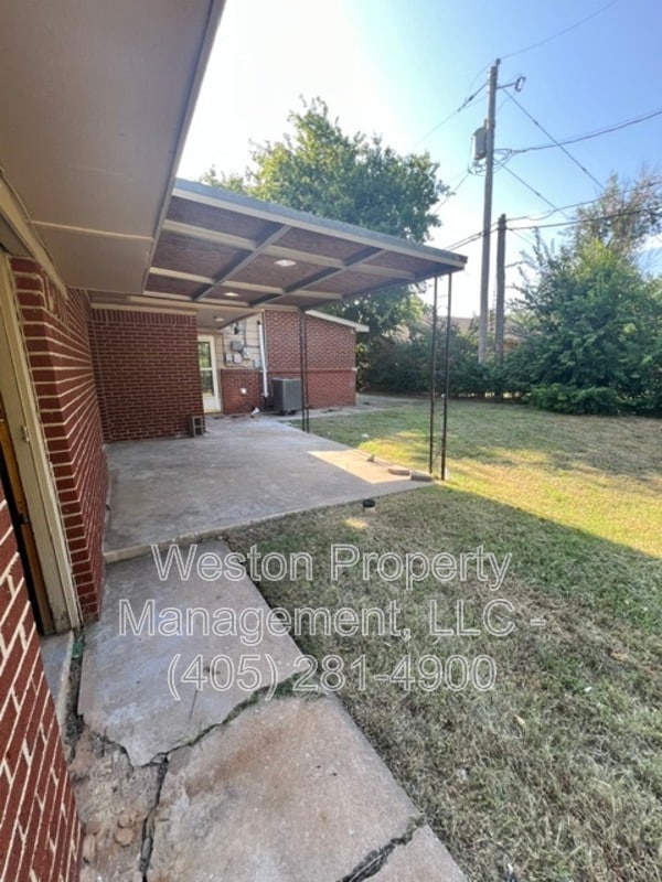 Building Photo - 9609 Greystone Ave
