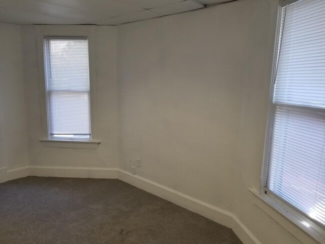 Building Photo - 121 Gilbert Ave