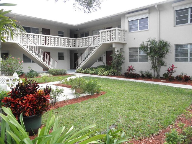 Building Photo - South Sea Apts