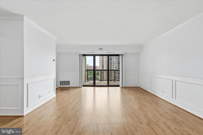 Foto del edificio - 309 Yoakum Pkwy
