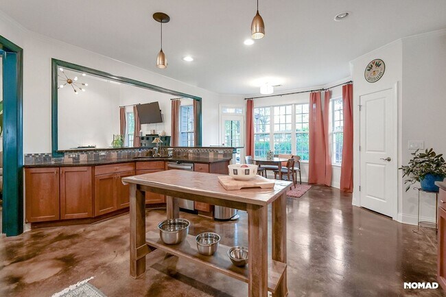 Building Photo - Spacious 5BR/3.5 Bath Home in Cumming in a...