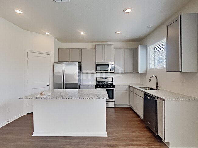 Foto del edificio - 2742 Meadowood Heights