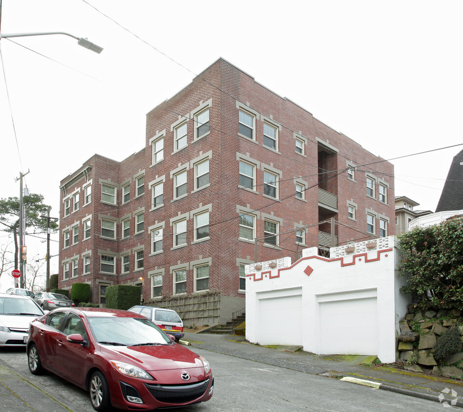 Building Photo - Woodland Arms Apartments