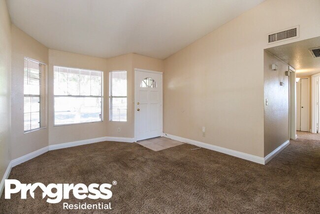 Building Photo - 1227 N Elm Ct