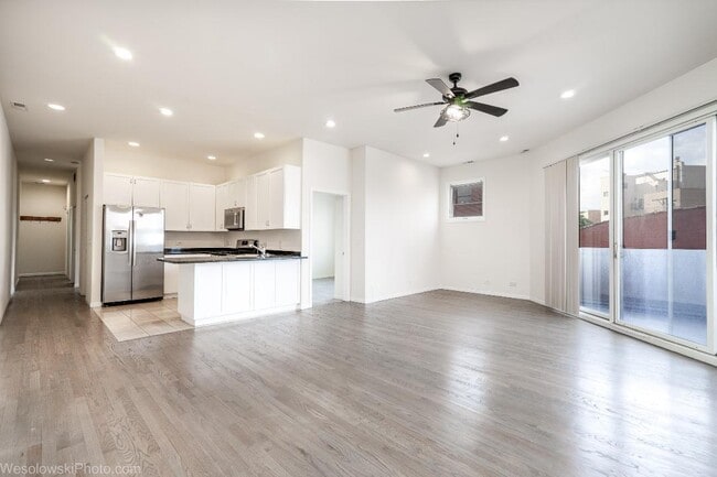 Building Photo - 1920 W North Ave