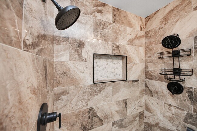 Foto del edificio - 800 Country Pl Dr