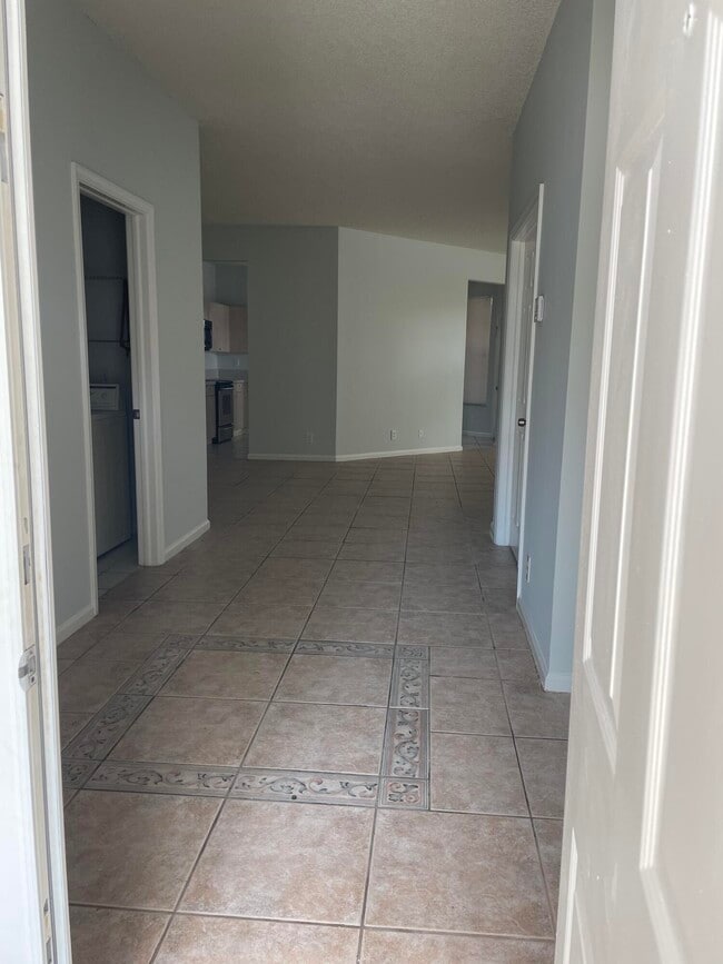 Building Photo - 12077 Sunset Point Cir