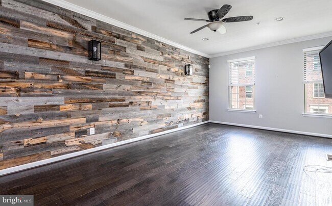 Building Photo - 854 S Macon St.