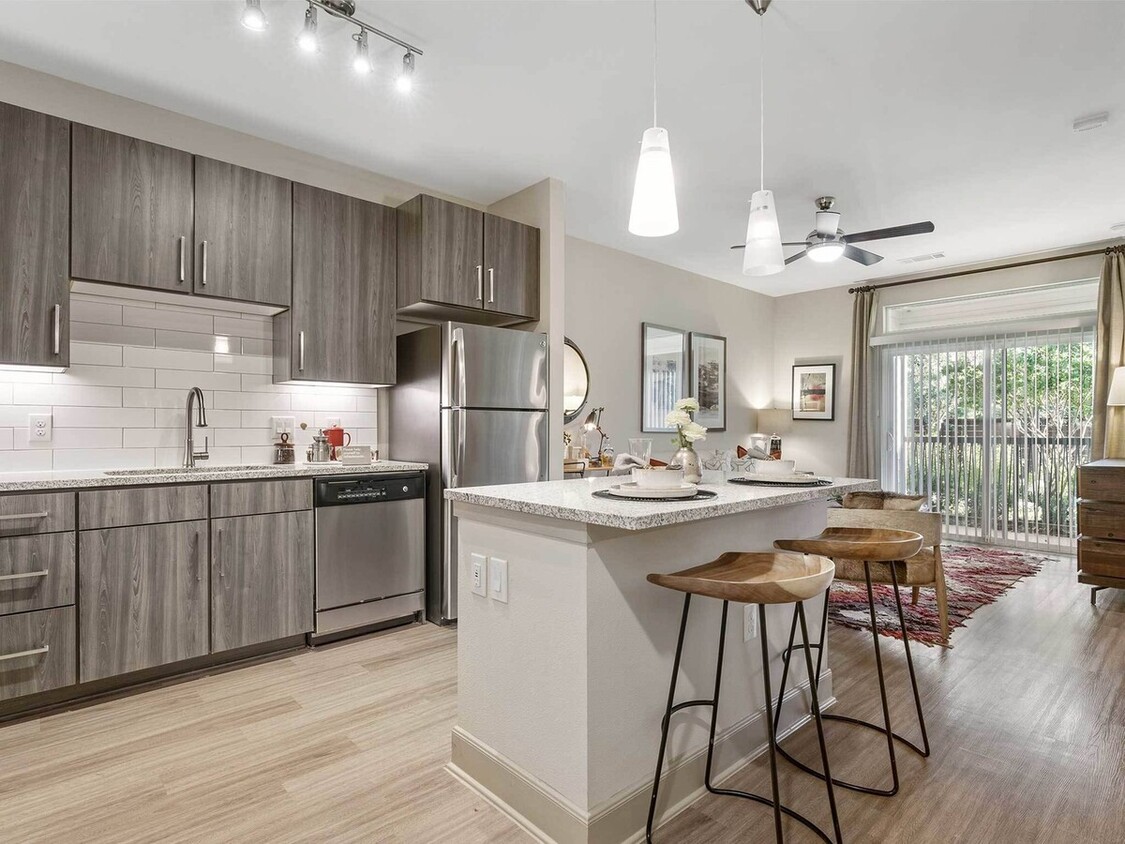 Primary Photo - $500 Off Your Dream Apartment!