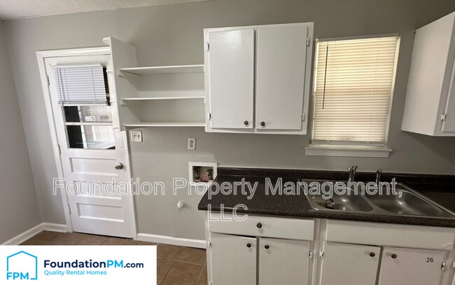 Foto del edificio - 1645 Kilarney Ave