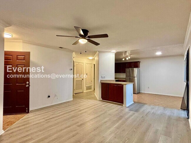 Building Photo - 3557 Paseo De Francisco