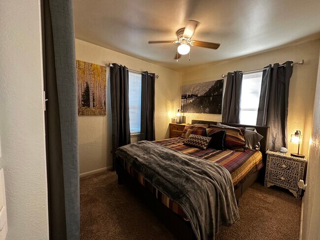 Building Photo - 623 Warner St