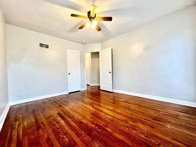 Building Photo - 5308 Jamieson Ave