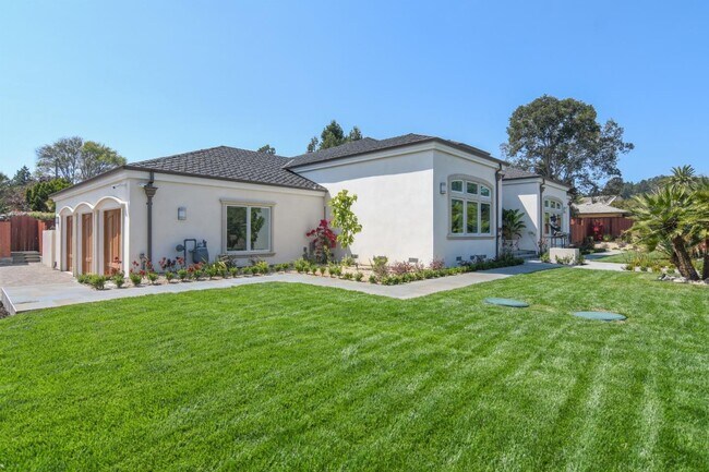 Building Photo - 1505 Wedgewood Dr