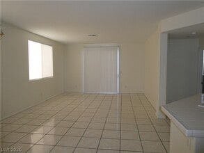 Building Photo - 9890 Ridgehaven Ave