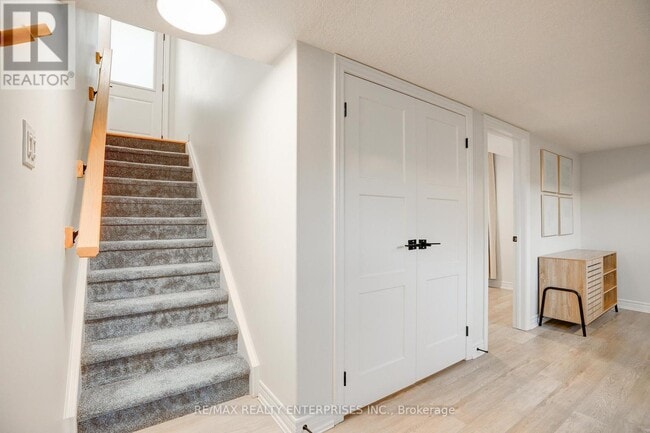 Building Photo - 29 Maidens Cres