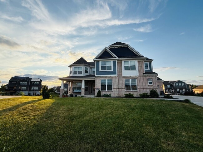 Building Photo - 6346 Walker Ct