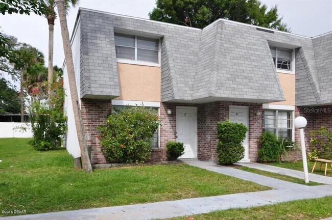 Foto del edificio - 1610 S Palmetto Ave