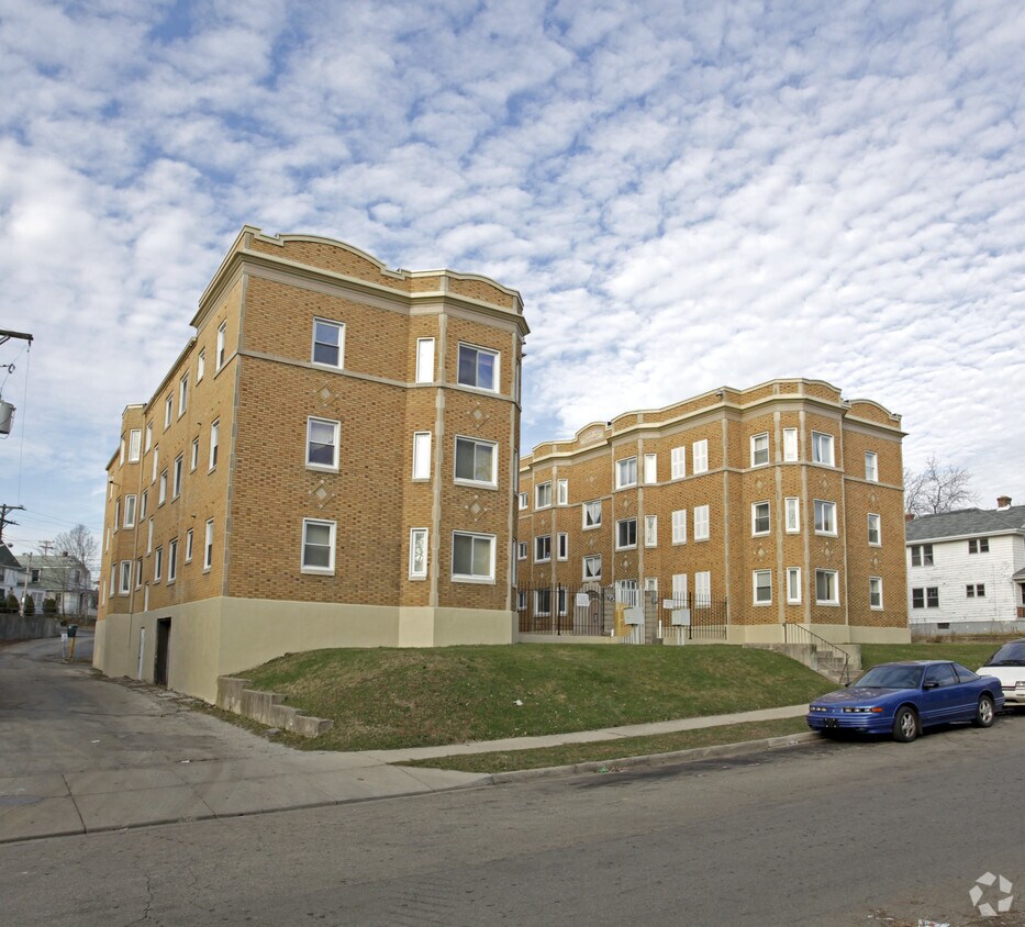 Foto del edificio - Emerson Court Apartments