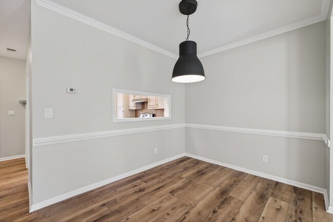 Foto del edificio - 729 Creekside Crescent