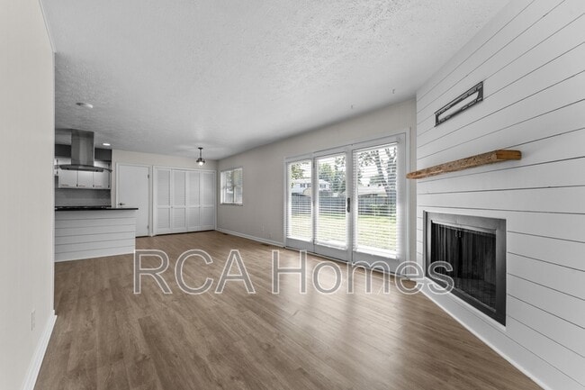 Foto del edificio - 3164 Bluebell Ln