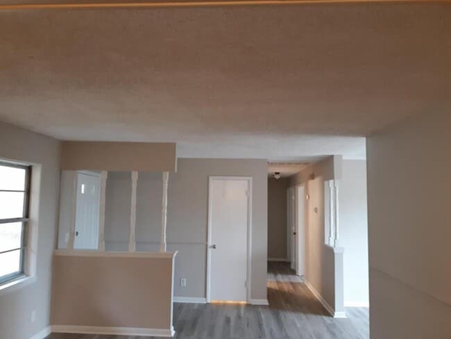 Building Photo - 13562 E 450 Rd